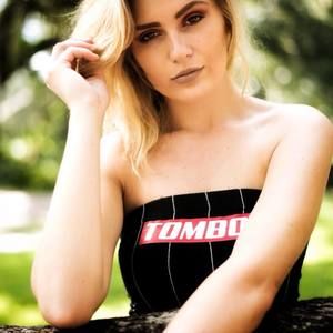 Meet your Posher, Danielle